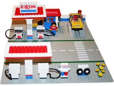 LEGO® Town 6375-2 - Exxon Gas Station