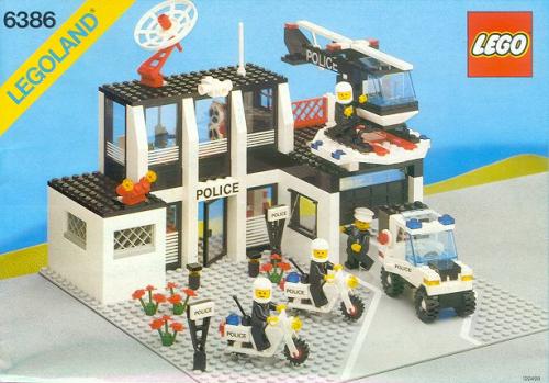 LEGO® Town 6386 Police Command Base Building Kit