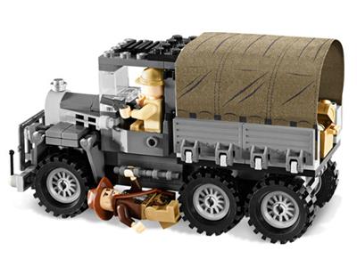 LEGO® Indiana Jones 7622-1 Race for the Stolen Treasure