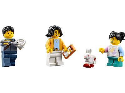 LEGO® Holiday & Event 80107 Spring Lantern Festival Building Kit