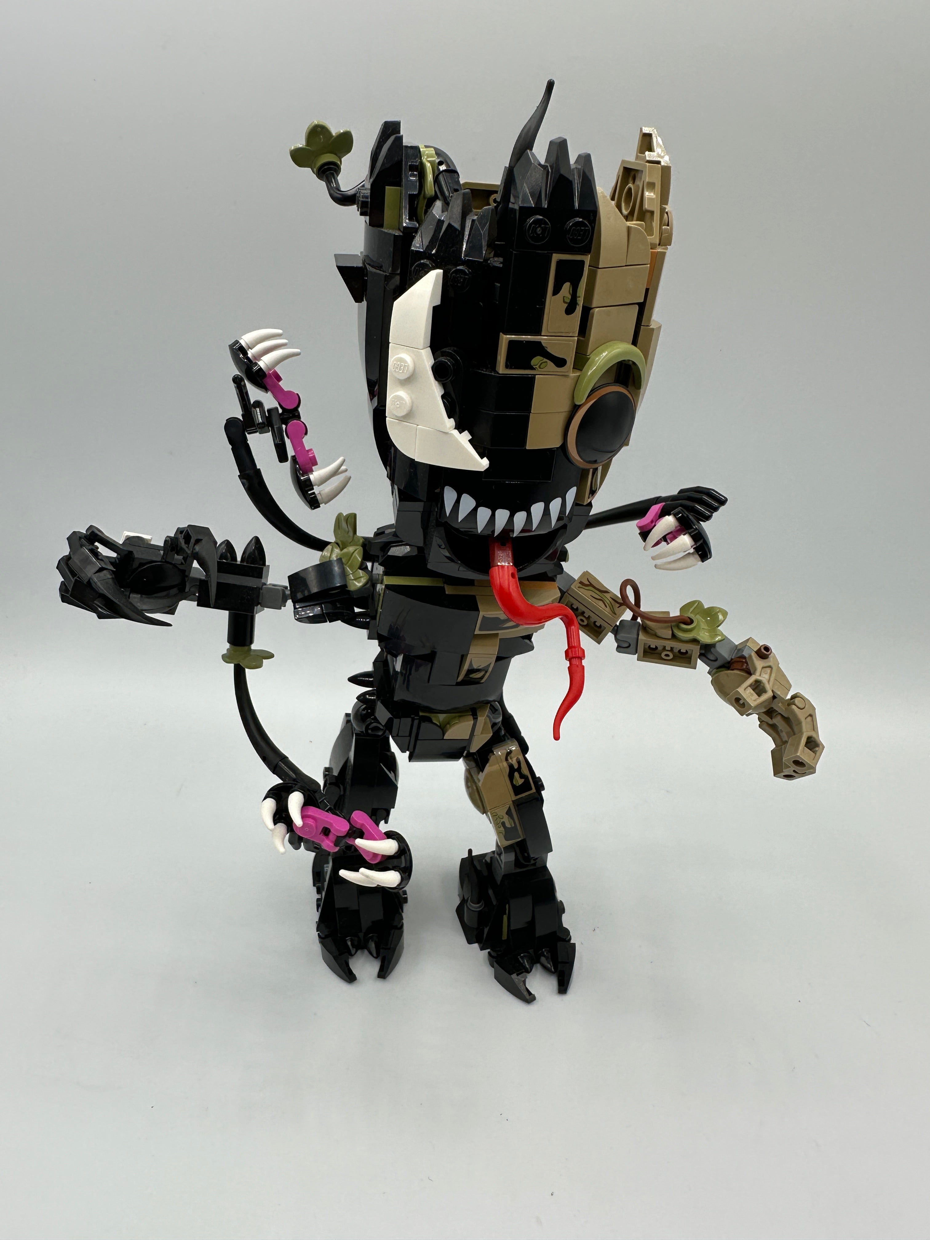 LEGO® Super Heroes 76249-1 - Venomized Groot BUV