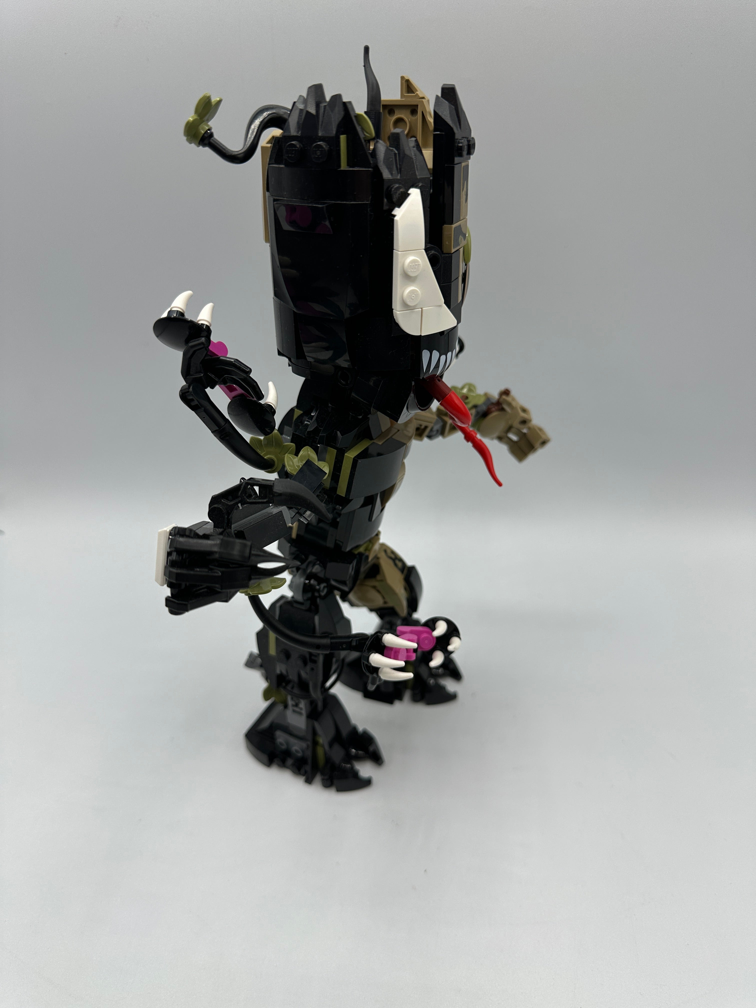 LEGO® Super Heroes 76249-1 - Venomized Groot BUV