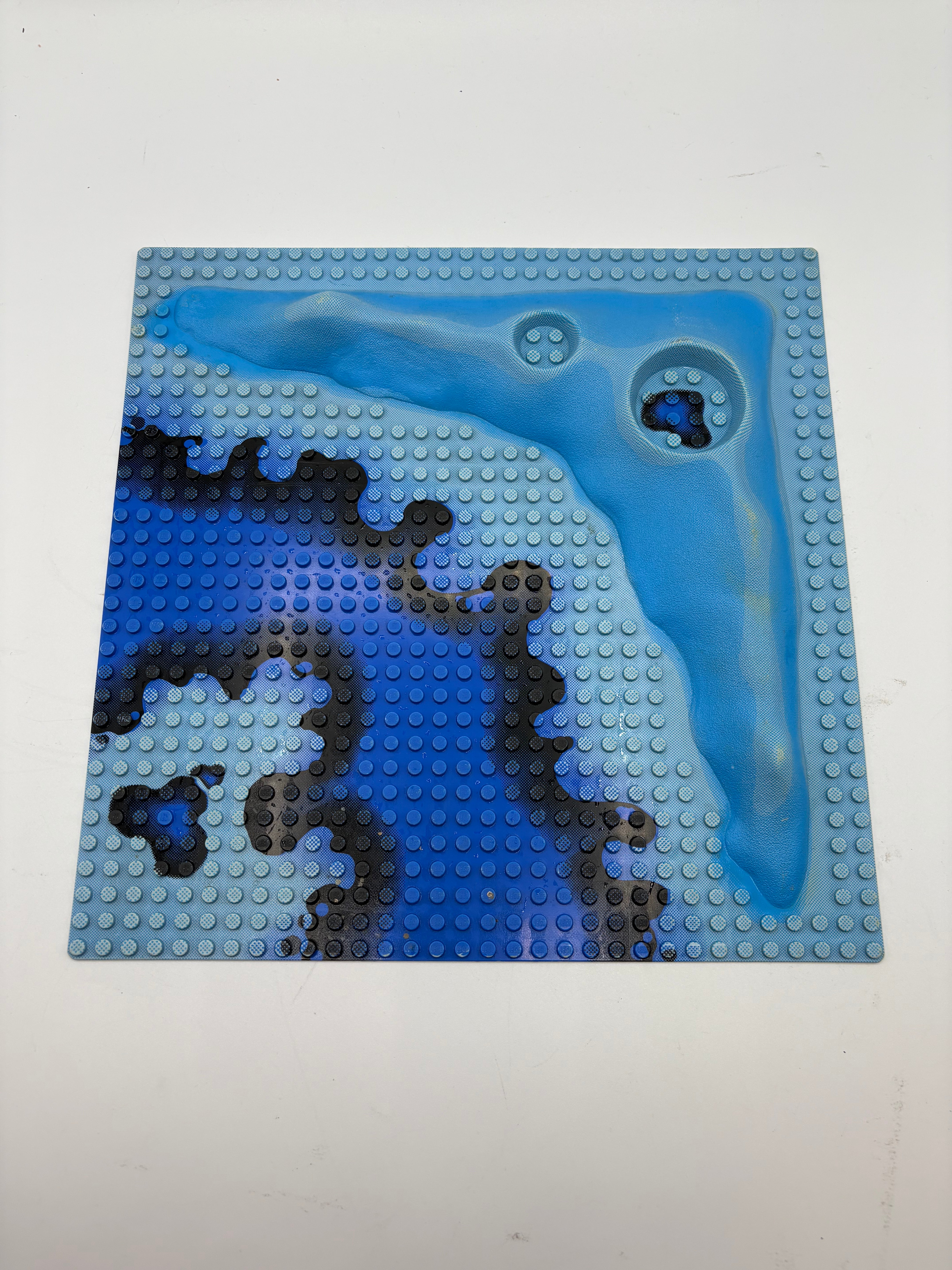 LEGO 3947bpx1 32x32 Baseplate, Raised Crater Plate with Crater Studs with Underwater Pattern