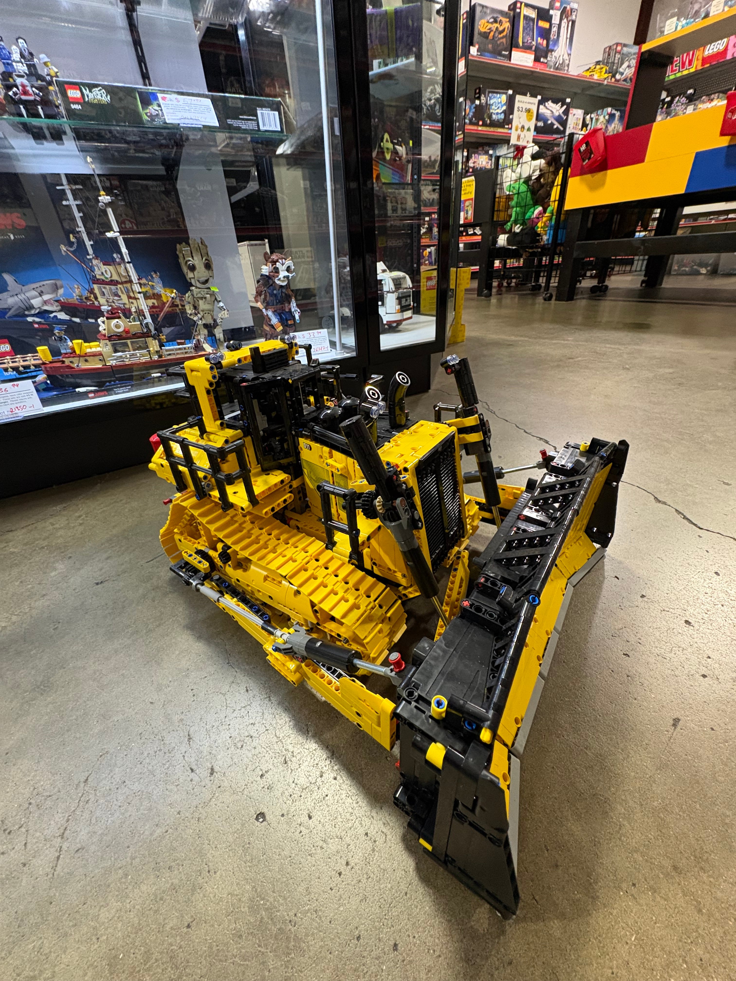 LEGO® Technic 42131-1 - Cat D11 Bulldozer (BUV)