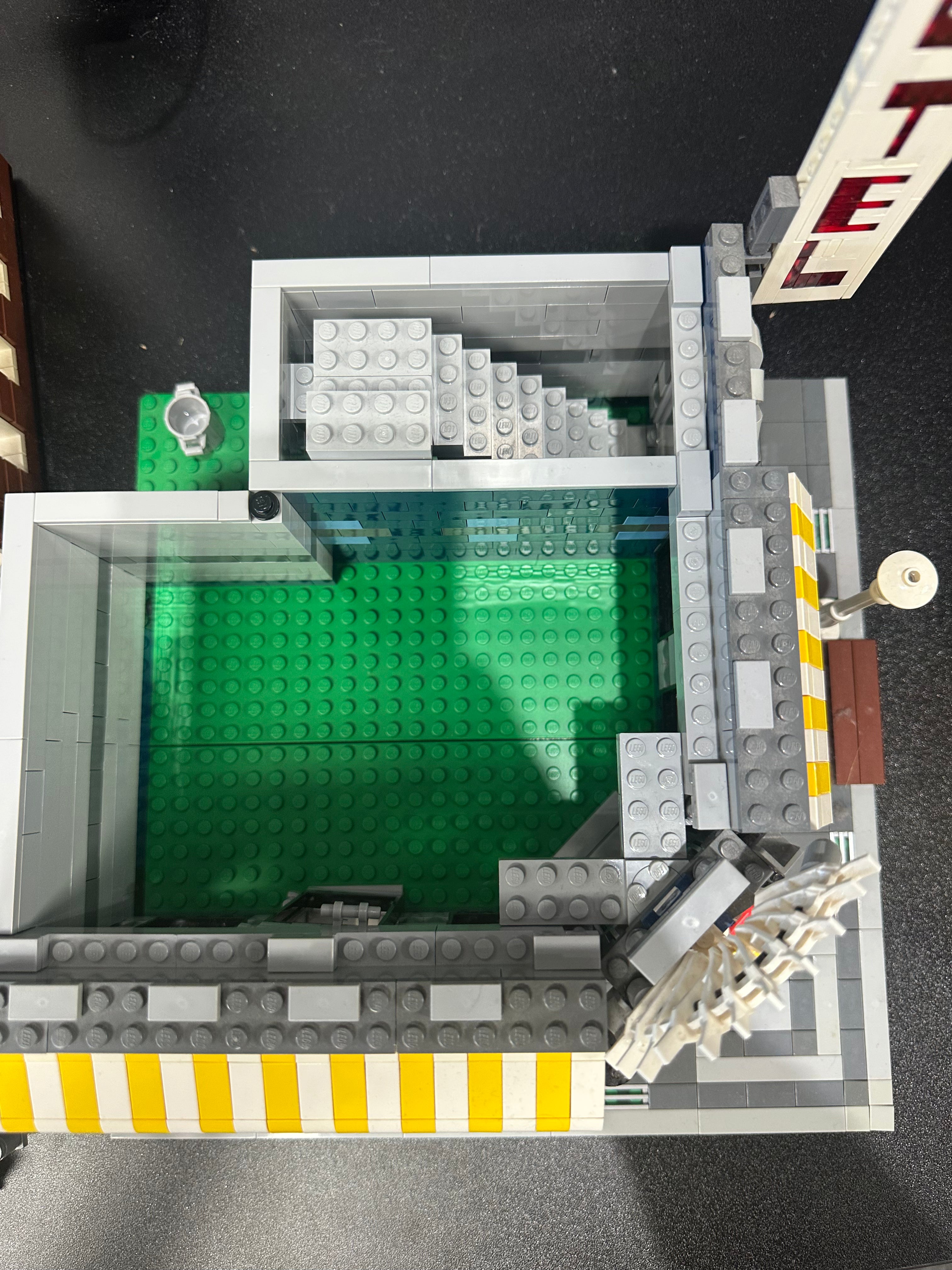 10182 LEGO Café Corner {Cafe} BUV