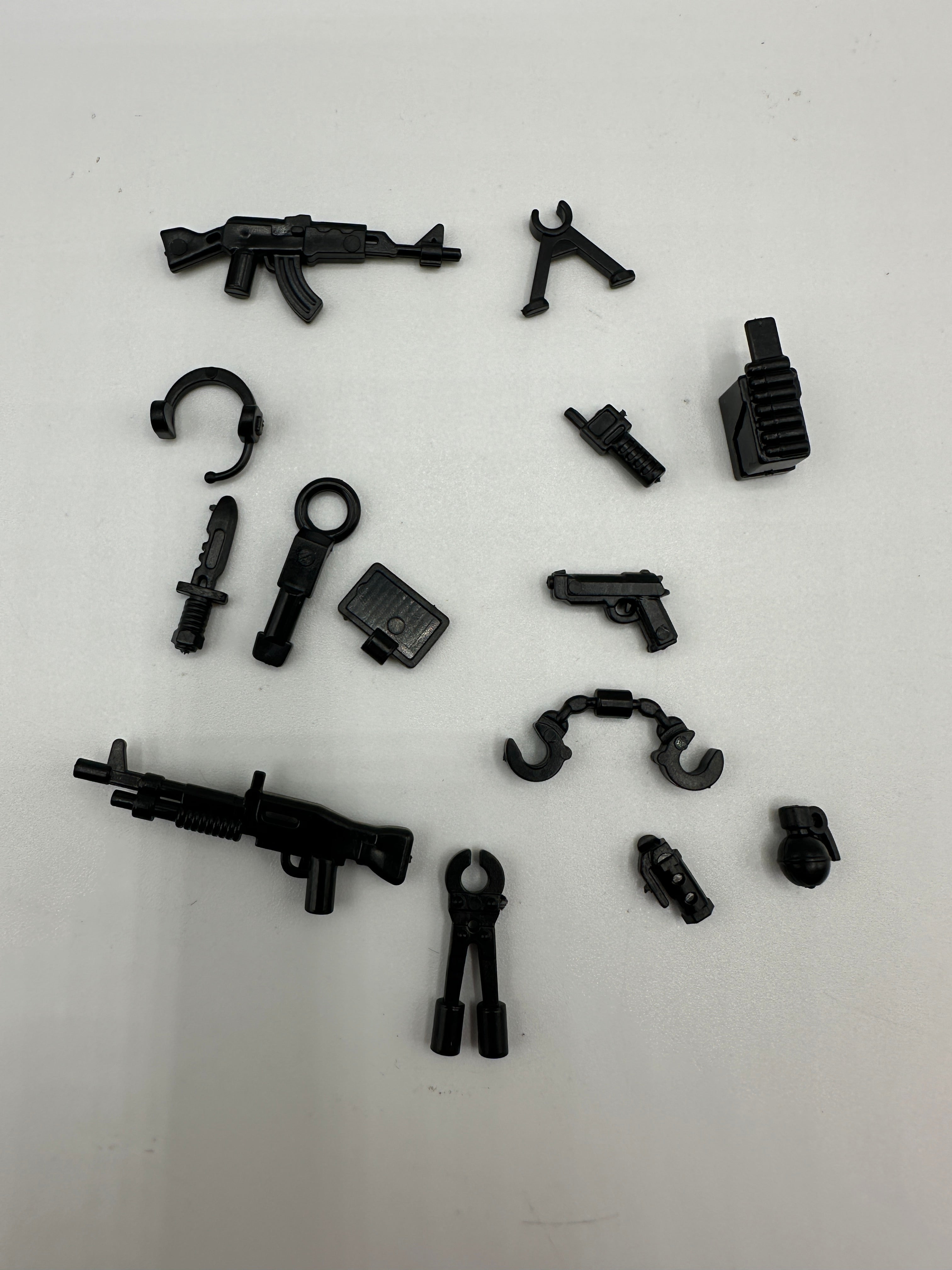 Generic Minifigure Military Accessory Pack - 14 Pieces