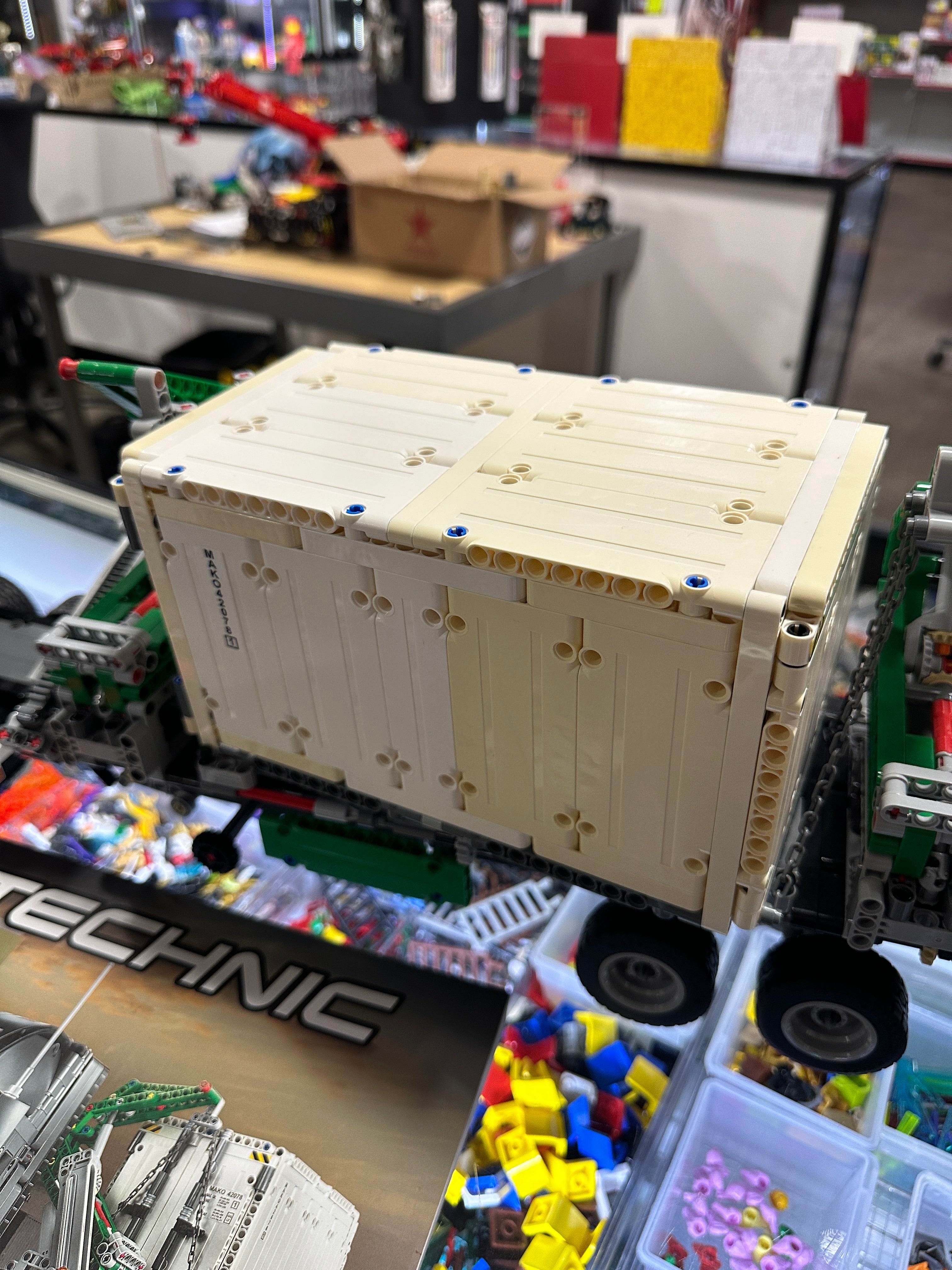 LEGO® Technic 42078-1 - Mack Anthem BUV