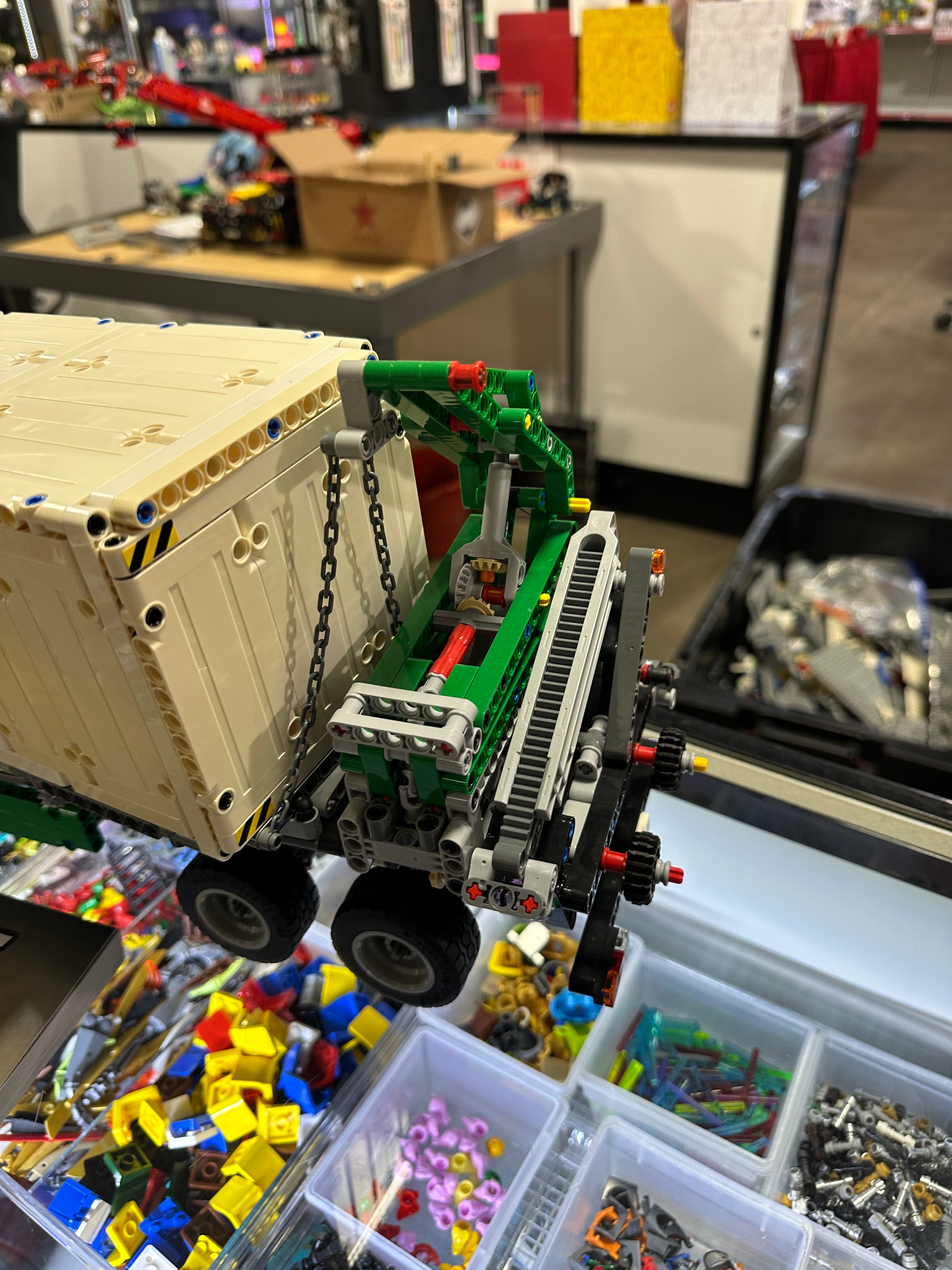 LEGO® Technic 42078-1 - Mack Anthem BUV