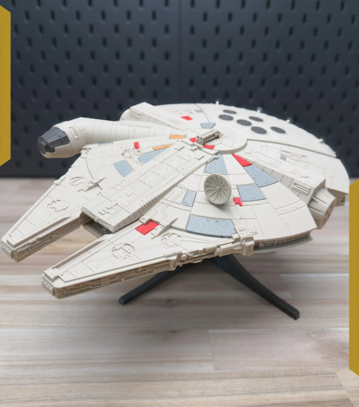 3D Printed Star Wars Millennium Falcon Building Kit