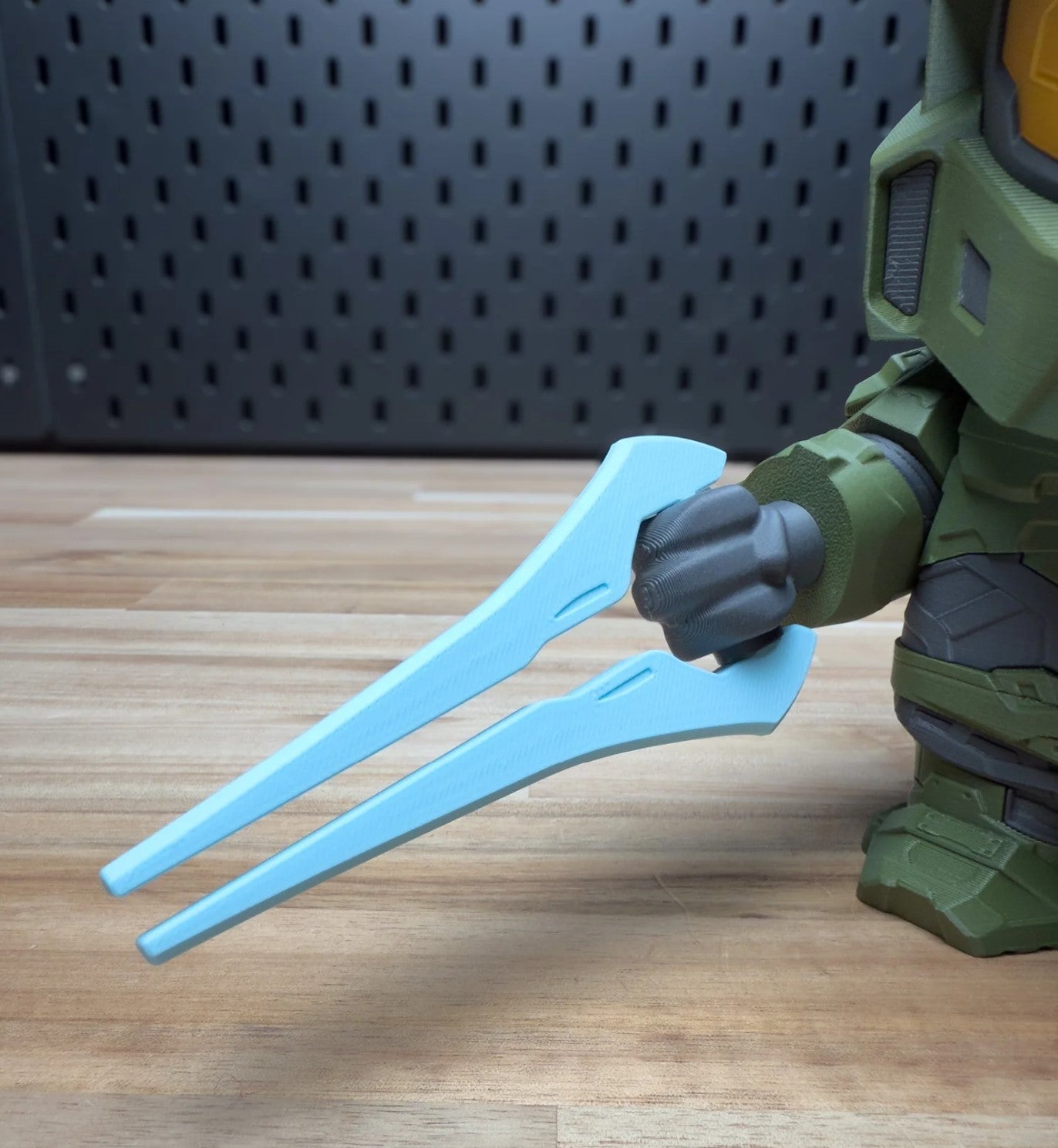 Fan-made Halo display model Master Chief with gold visor