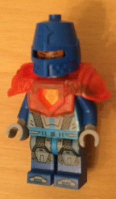 Preowned LEGO® Minifigure – NEXO KNIGHTS nex111 Royal Soldier/Kings Guard Blue Helmet w/Eye