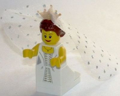 Preowned LEGO® Minifigure – Holiday & Event twn143 Bride w/Tiara Veil and Train