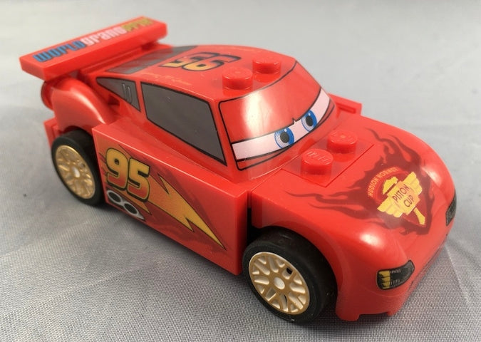 Preowned LEGO® Minifigure – Cars crs039 Lightning McQueen Piston Cup Hood White and Gold Wh
